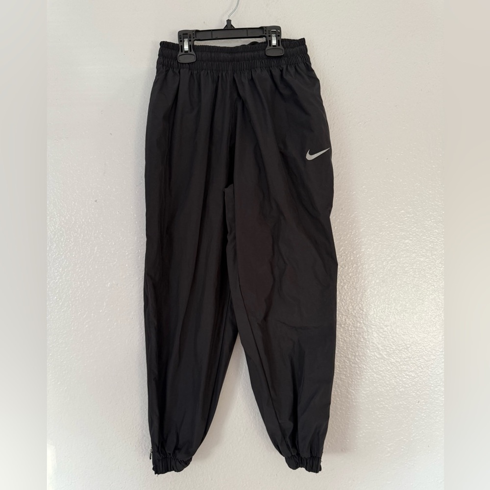 Nike Kid Oversized Windbreaker Pants Size: Small